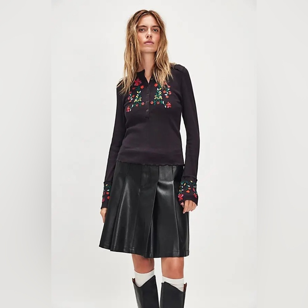 NWT FREE PEOPLE Fleur Embroidered Cuff Top | Black MSRP $98 Size M - Picture 7 of 15